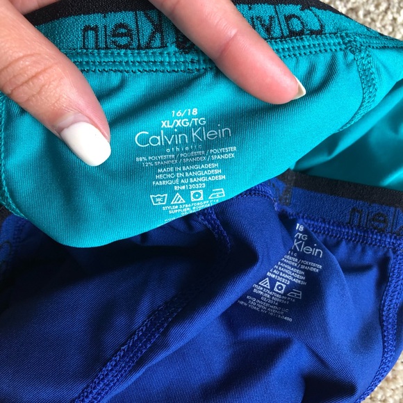 Boys Calvin Klein briefs - Picture 3 of 3